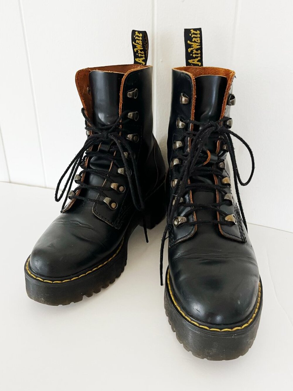 Dr.Martens Leona Women's Vintage Smooth Leather Heeled Boots